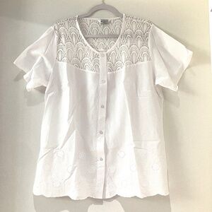 NEW Never Worn Cotton and Lace Embroidered Top Buttoned Front - WHITE